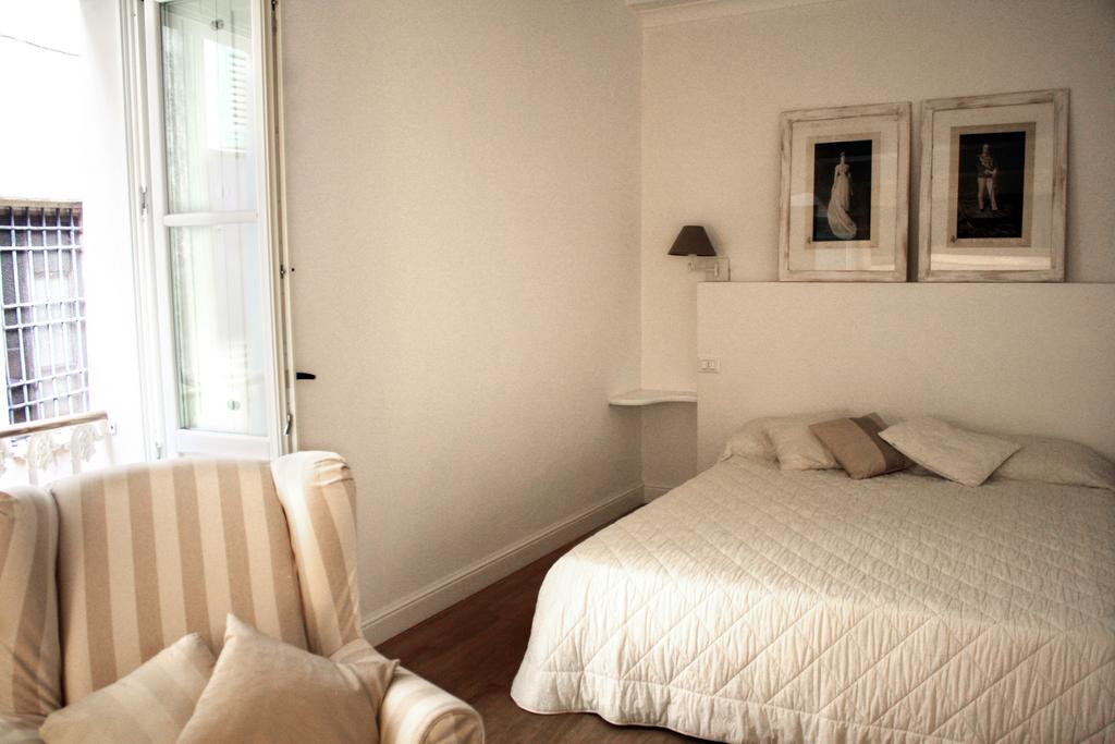 La Dimora Del Conte Bracco B. Hotel Albenga Room photo