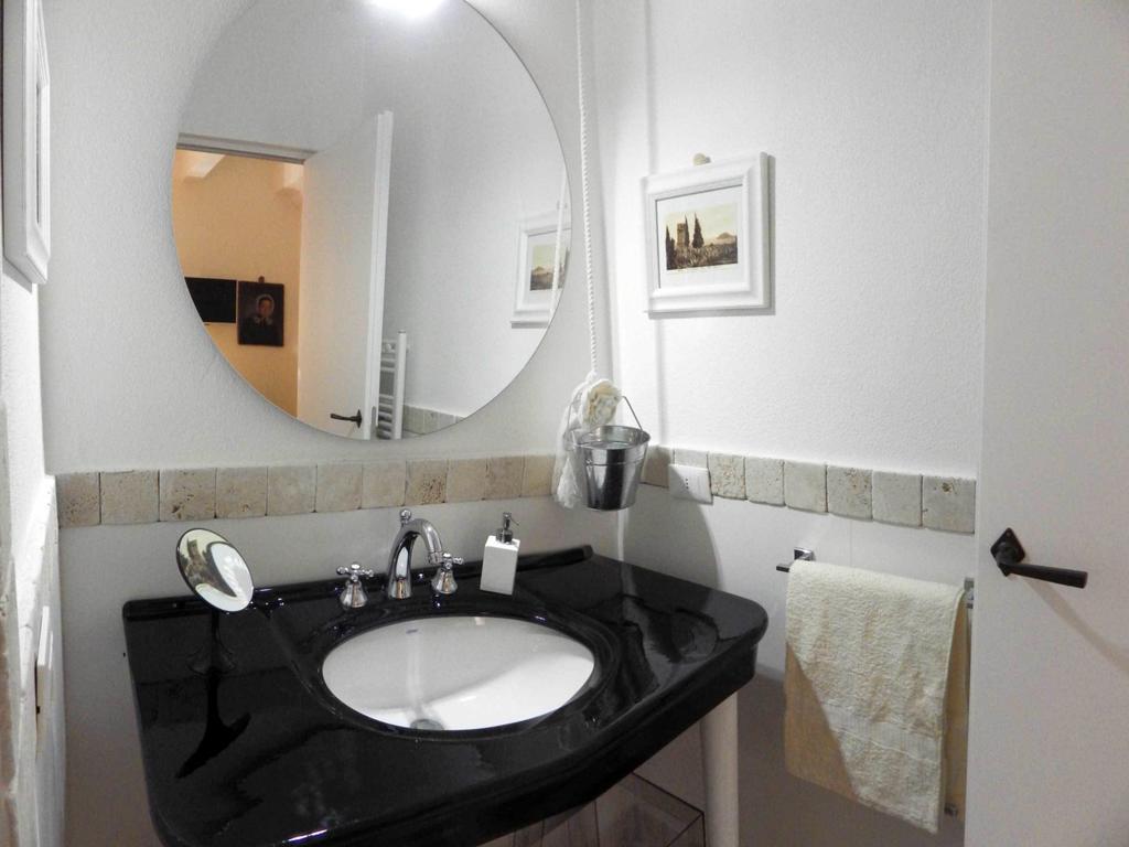 La Dimora Del Conte Bracco B. Hotel Albenga Room photo